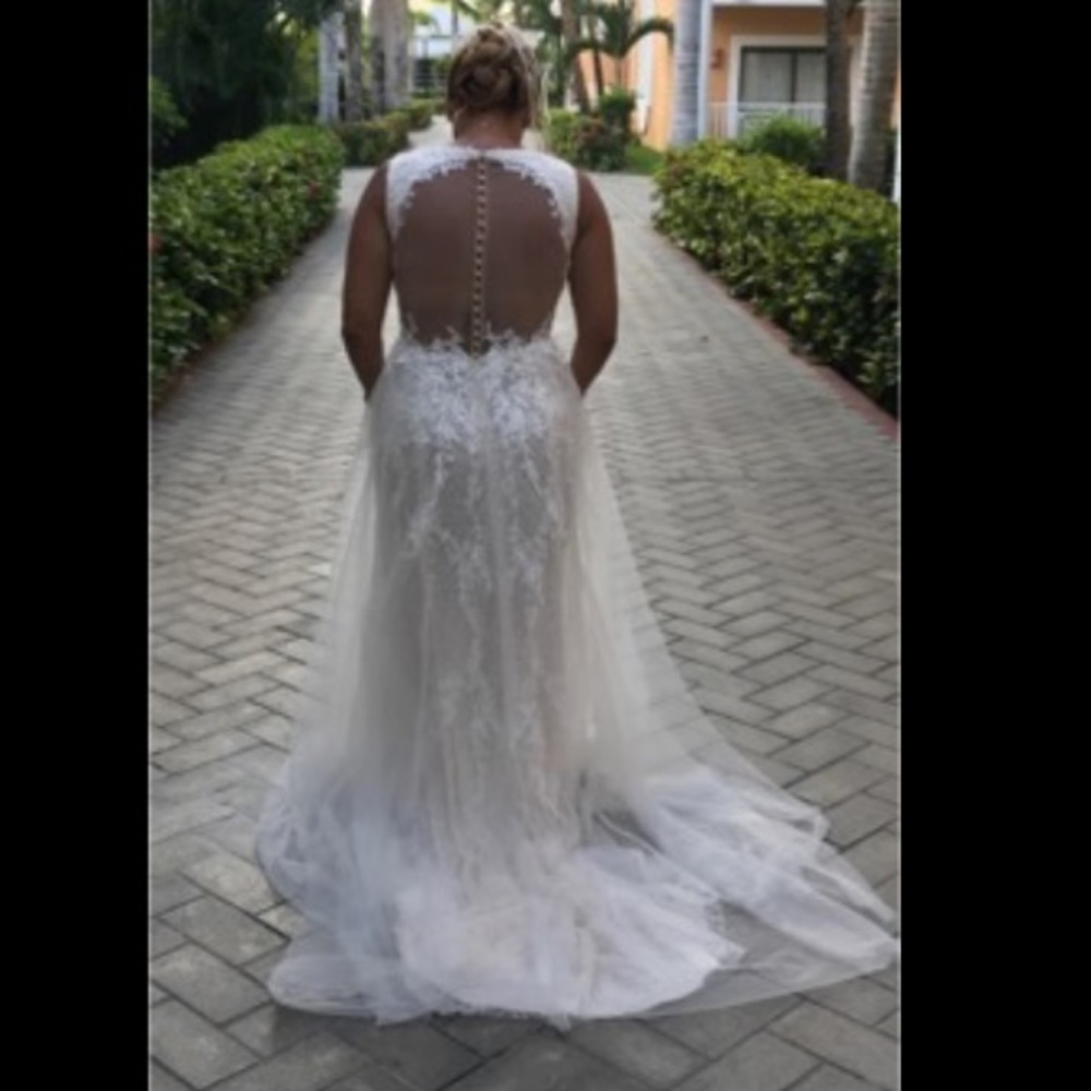 COPY - Tulle A-Line Wedding Dress with Plunging V-Neck